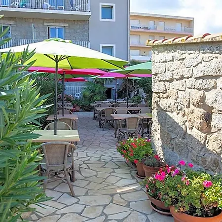 Hotel Beach Hotel 2*